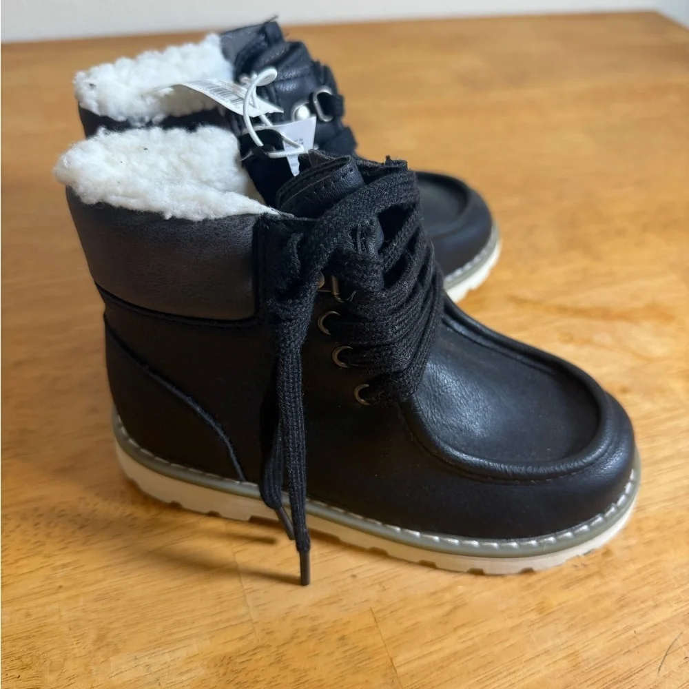 Old Navy Kids Hiker Boot Black With Sherpa Size 10 New!